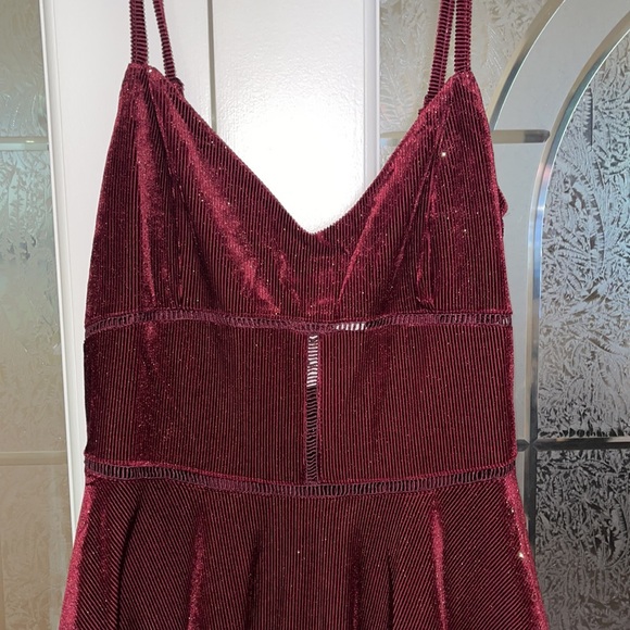 Romeo + Juliet Couture Ribbed A-line Dress NWT M - Picture 4 of 5